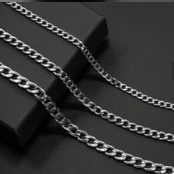 SIMPLE SILVER CHAINED NECKLACE - Picture 3 of 3